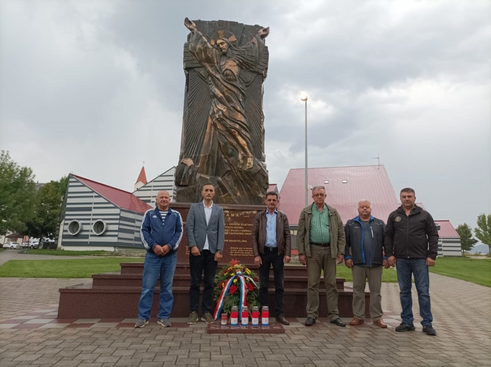 viber_slika_2022_08_28_18_26_42_.jpg viber_slika_2022_08_28_18_26_42_.jpg